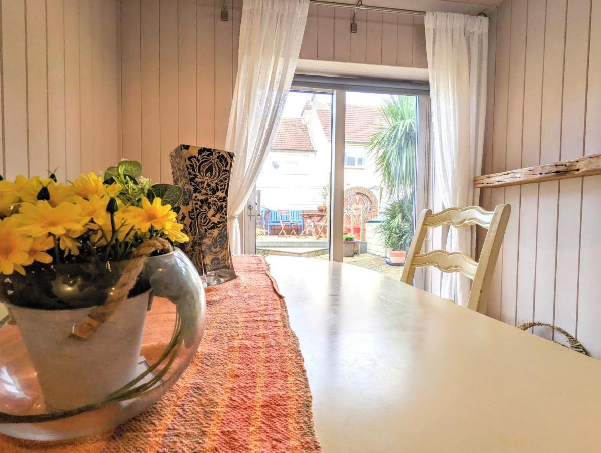 ברייטון Stunning 4Br House With Free Parking - By Innit מראה חיצוני תמונה